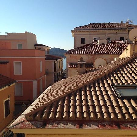 B&B Affittacamere Via Del Centro La Maddalena  Exterior photo